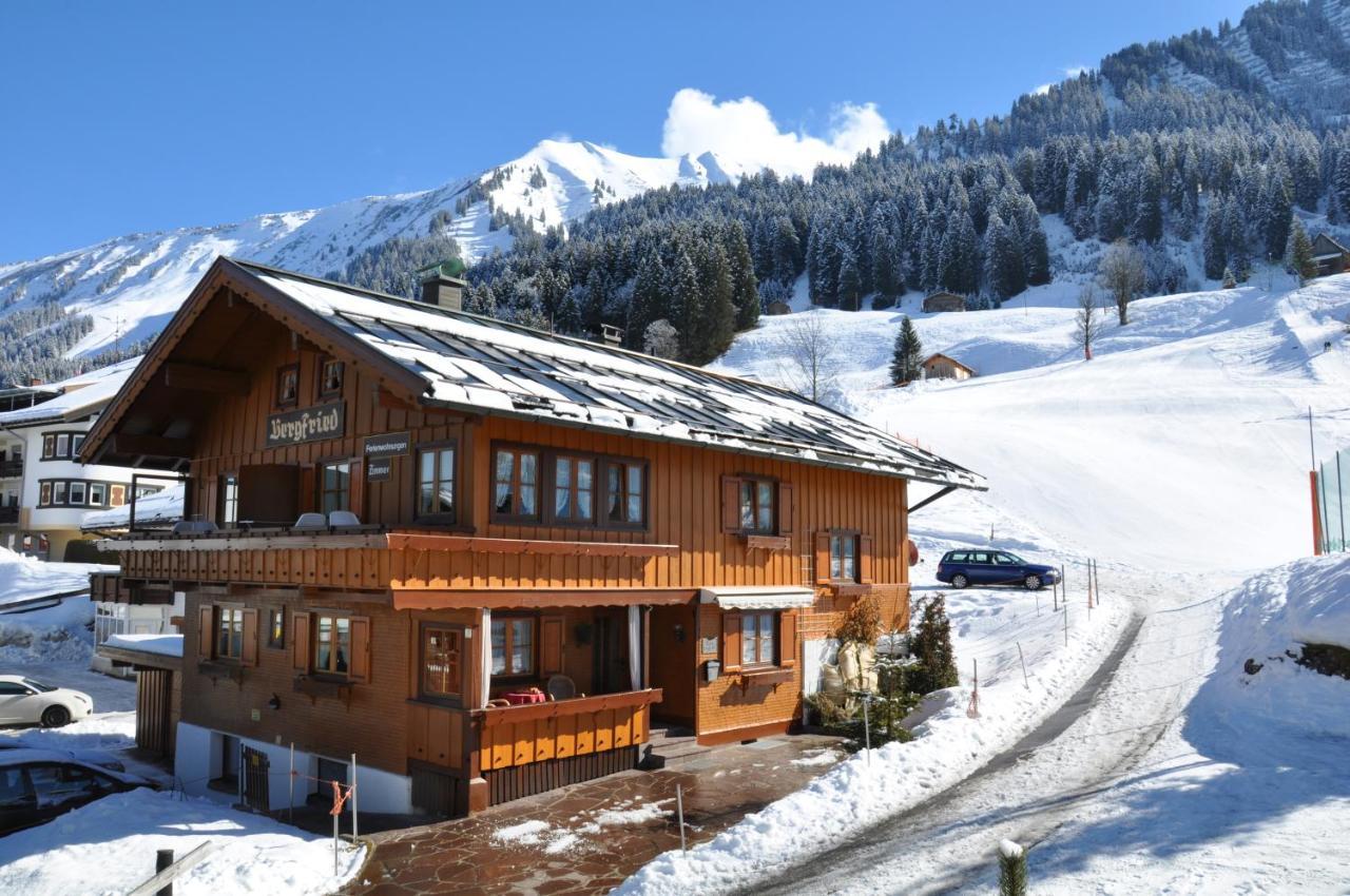 Apartament Das Bergfried - Urlaub Zentral Und Ruhig! Riezlern Zewnętrze zdjęcie