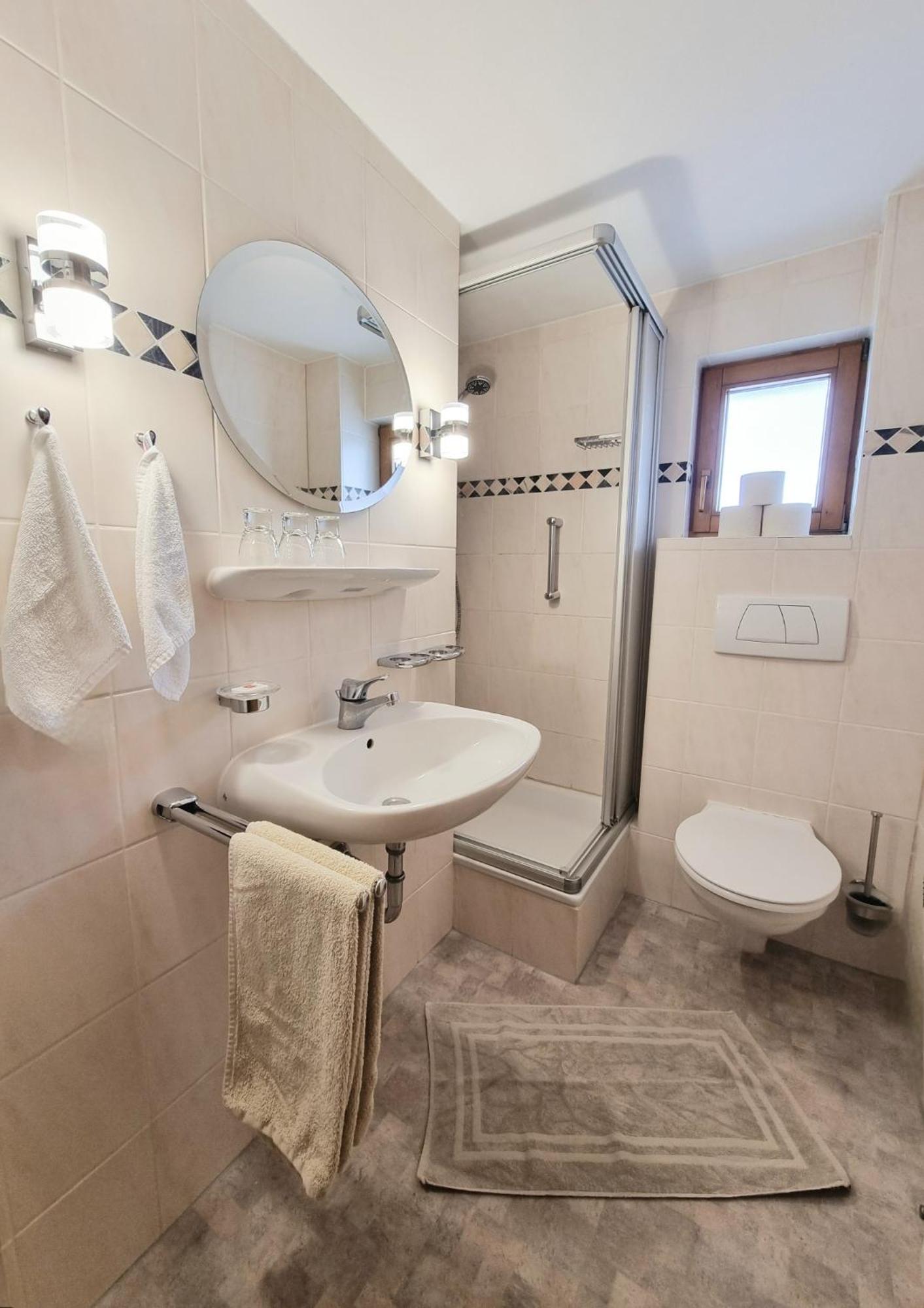 Apartament Das Bergfried - Urlaub Zentral Und Ruhig! Riezlern Pokój zdjęcie